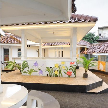 Reddoorz Syariah Near Taman Air Mancur Bogor Hotel Exterior foto