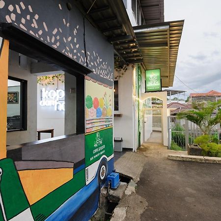 Reddoorz Syariah Near Taman Air Mancur Bogor Hotel Exterior foto